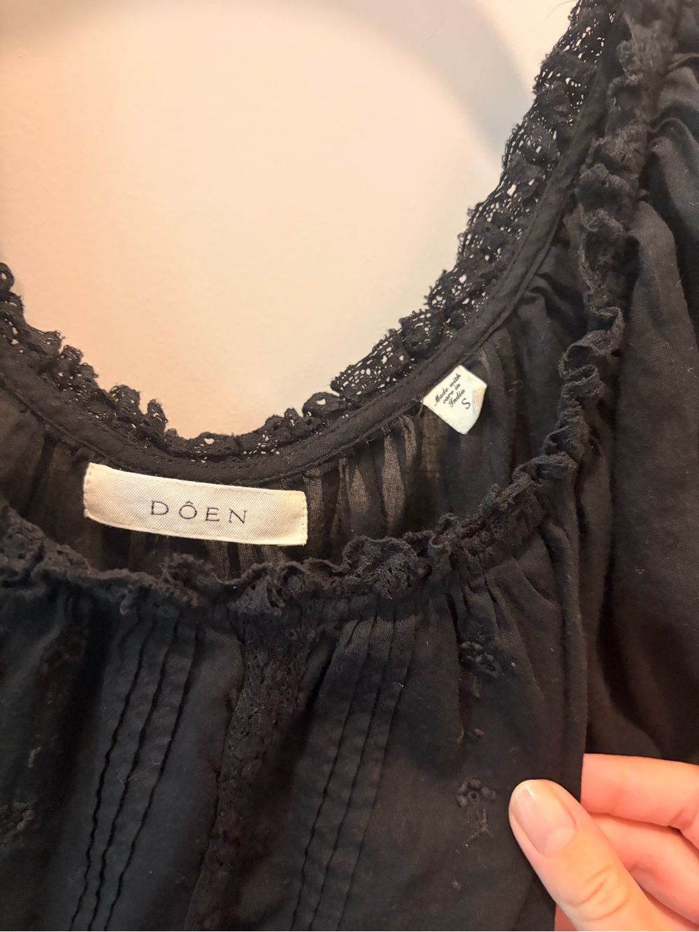 Doen Black Lace-Trim Puff Sleeve Cotton Top - Picture 2 of 5
